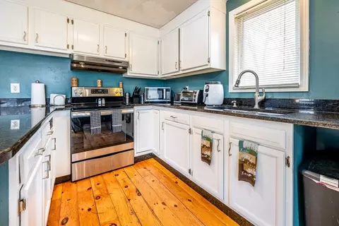 Kitchen - 72 Arrowhead Dr, Barnstable, MA 02601 photo 2 of 3