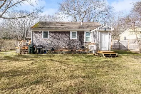 Exterior - 72 Arrowhead Dr, Barnstable, MA 02601 photo 5 of 7