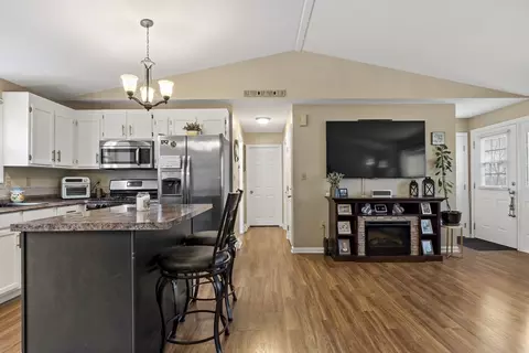 133 Mount Pleasant St, Fall River, MA 02720 photo 9