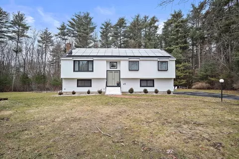 90 Pine Ridge Dr, Bridgewater, MA 02324