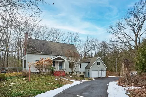130 Coles Meadow Rd, Northampton, MA 01060