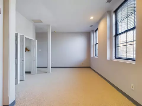 21 Linden St #209, Quincy, MA 02170