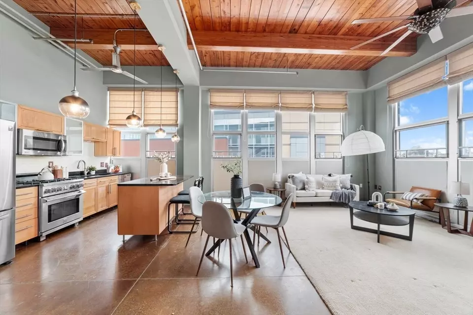 118 Holmes St 302, Quincy, MA 02171 29 Photos Movoto