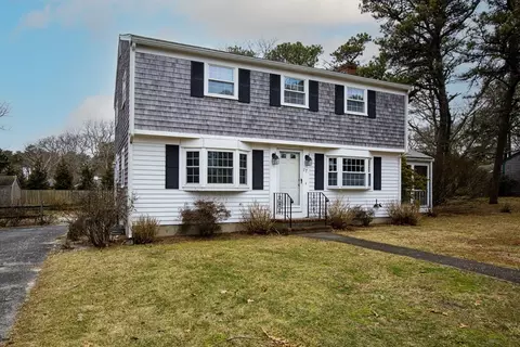 17 Neil Rd, Dennis, MA 02639