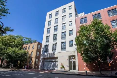 29 Otis St #202, Cambridge, MA 02141