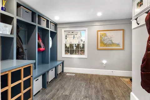 Entry Way - 185 Beach Ave, Hull, MA 02045 photo 3 of 3