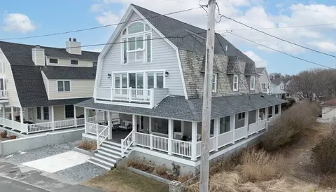Exterior - 185 Beach Ave, Hull, MA 02045 photo 1 of 3