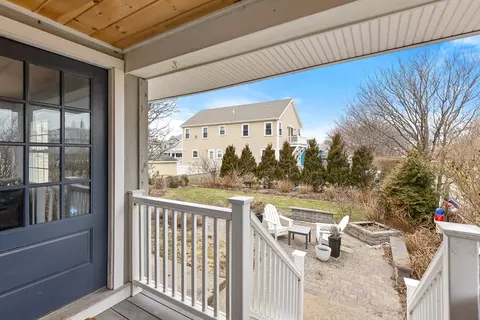 Exterior - 185 Beach Ave, Hull, MA 02045 photo 3 of 3