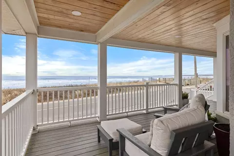 Exterior - 185 Beach Ave, Hull, MA 02045 photo 2 of 3
