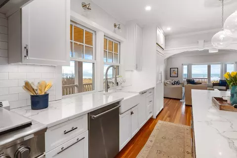Kitchen - 185 Beach Ave, Hull, MA 02045 photo 4 of 5