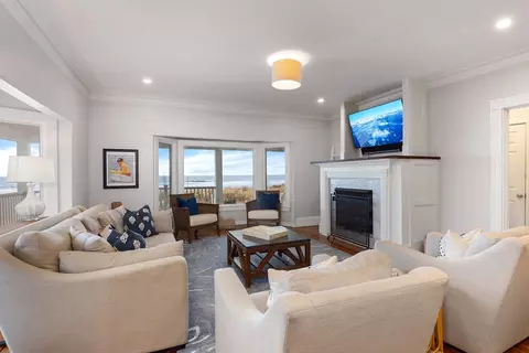 Living - 185 Beach Ave, Hull, MA 02045 photo 1 of 6