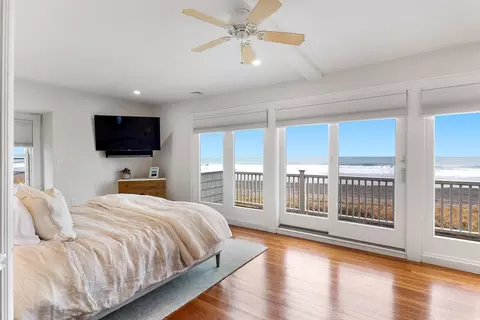 Bedroom - 185 Beach Ave, Hull, MA 02045 photo 1 of 5