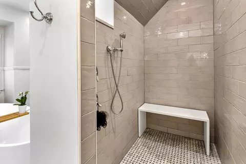 Bath - 185 Beach Ave, Hull, MA 02045 photo 3 of 4