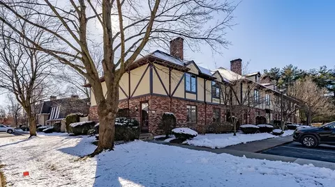 10 Mansion Woods Dr #A, Agawam, MA 01001