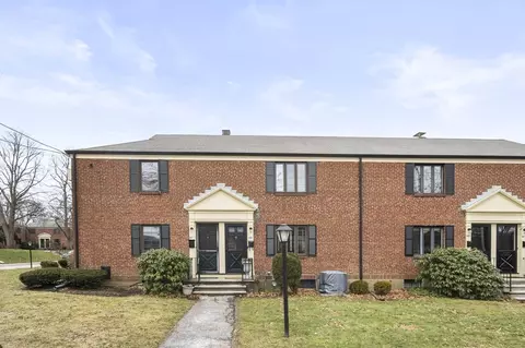 65 Pierce Rd #65, Watertown, MA 02472