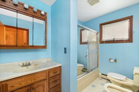 Bath - 929 Walnut St, Fall River, MA 02720 photo 1 of 1