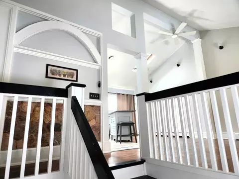 Entry Way - 204 Lower Gore Rd, Webster, MA 01570 photo 4 of 4