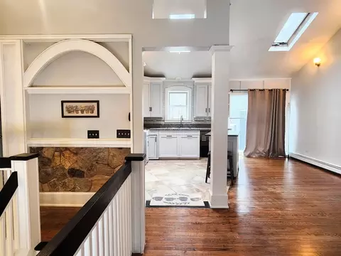 Entry Way - 204 Lower Gore Rd, Webster, MA 01570 photo 1 of 4