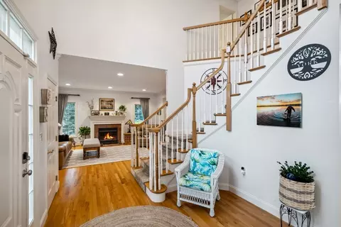 Entry Way - 7 Devonshire Rd, Middleton, MA 01949 photo 1 of 3