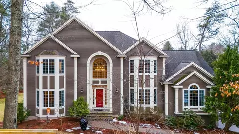 7 Devonshire Rd, Middleton, MA 01949