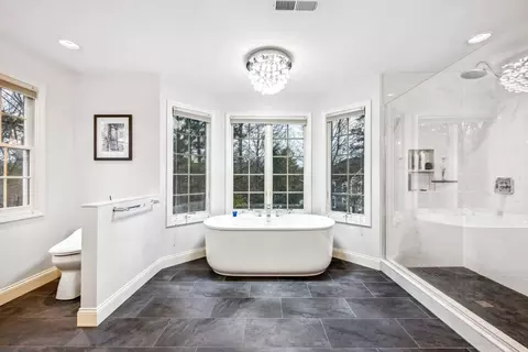 Bath - 7 Devonshire Rd, Middleton, MA 01949 photo 2 of 5