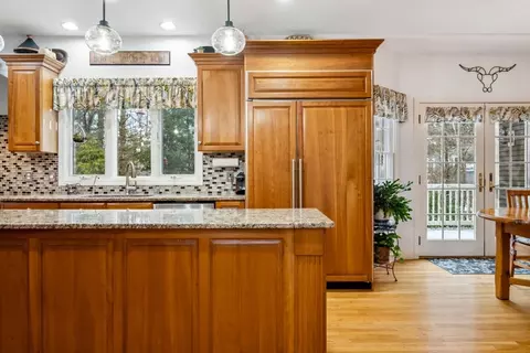 Kitchen - 7 Devonshire Rd, Middleton, MA 01949 photo 2 of 5