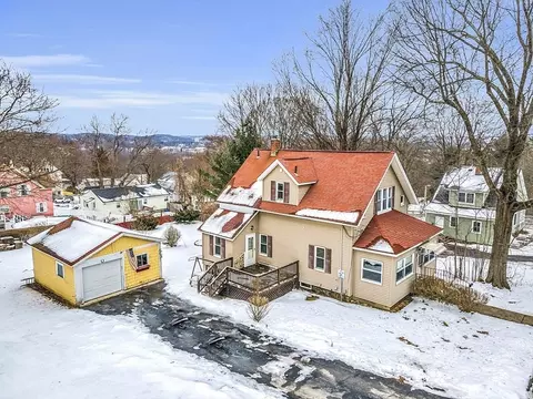 2 Linda Vista St, Worcester, MA 01603