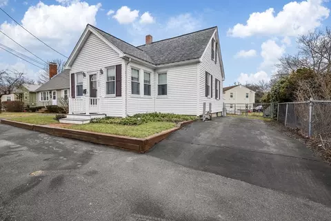 32 Beloit Rd, Dedham, MA 02026