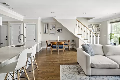 136 Sydney St #6, Boston, MA 02125