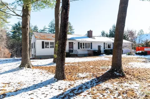 137 W River Rd, Hooksett, NH 03106
