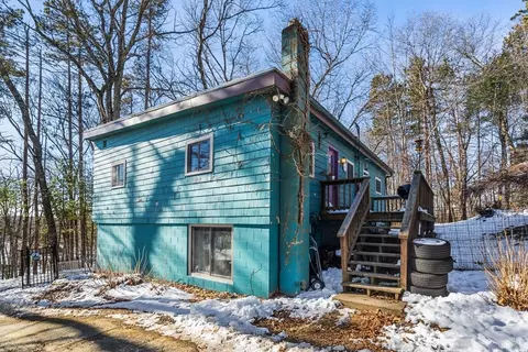 104 Island Rd, Lunenburg, MA 01462