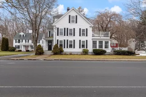 376 Main St #4, Amesbury, MA 01913