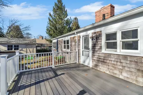 Exterior - 185 Gosnold St, Barnstable, MA 02601 photo 4 of 8
