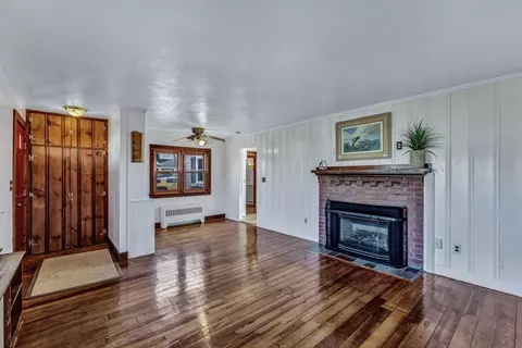 Living - 185 Gosnold St, Barnstable, MA 02601 photo 2 of 3