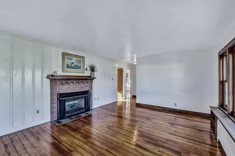 Living - 185 Gosnold St, Barnstable, MA 02601 photo 3 of 3