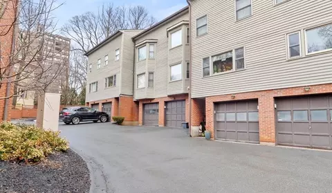 113 Beaconsfield Rd #113, Brookline, MA 02445