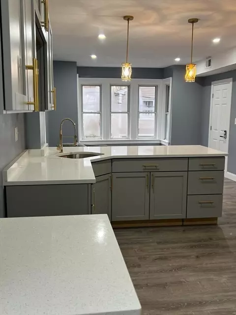 27 Wilcox St, Fall River, MA 02724 photo 4