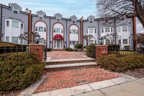 785 Washington St #306, Norwood, MA 02062