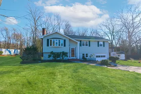 28 Ryder Rd, North Attleboro, MA 02760