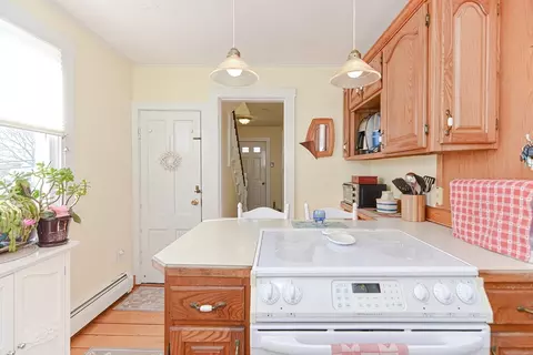 Kitchen - 541 Washington St, Gloucester, MA 01930 photo 6 of 7