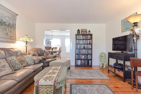 Living - 541 Washington St, Gloucester, MA 01930 photo 4 of 6