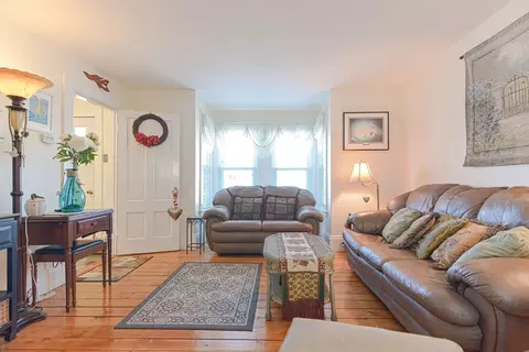 Living - 541 Washington St, Gloucester, MA 01930 photo 1 of 6
