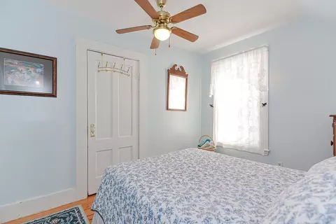 Bedroom - 541 Washington St, Gloucester, MA 01930 photo 7 of 8