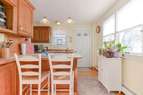 Kitchen - 541 Washington St, Gloucester, MA 01930 photo 2 of 7
