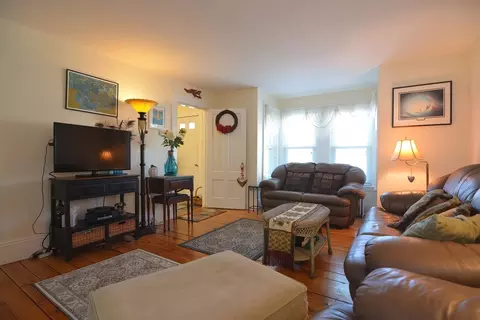 Living - 541 Washington St, Gloucester, MA 01930 photo 5 of 6