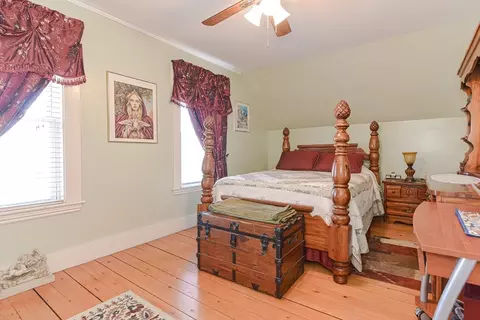 Bedroom - 541 Washington St, Gloucester, MA 01930 photo 1 of 8