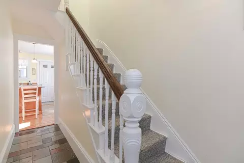 Entry Way - 541 Washington St, Gloucester, MA 01930 photo 2 of 2