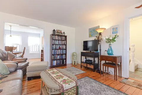 Living - 541 Washington St, Gloucester, MA 01930 photo 6 of 6