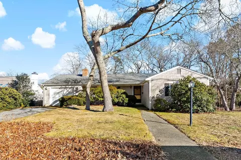 293 River View Ln, Barnstable, MA 02632