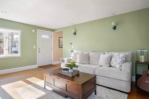 Living - 10 Audrea Rd, Framingham, MA 01701 photo 2 of 4
